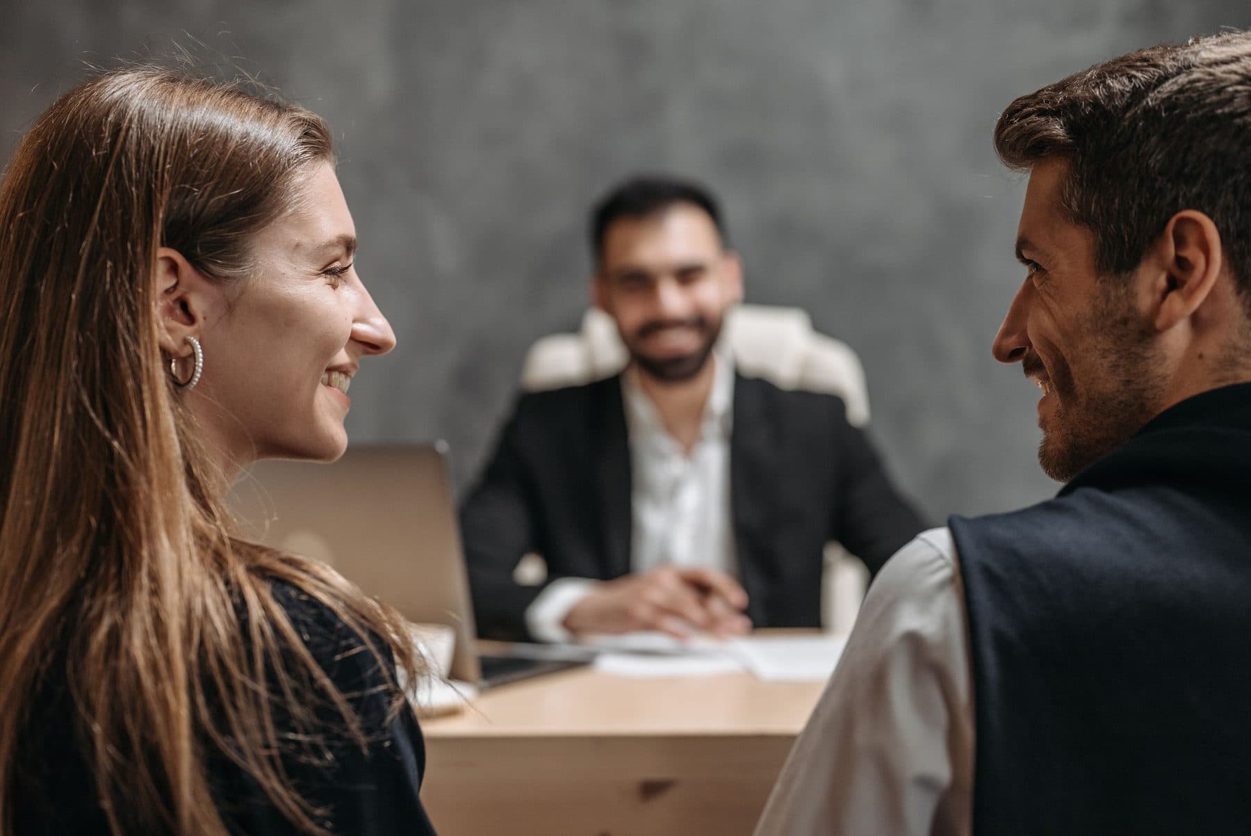 Reunião entre especialistas da Vittra e clientes para estruturar a antecipação de recebíveis